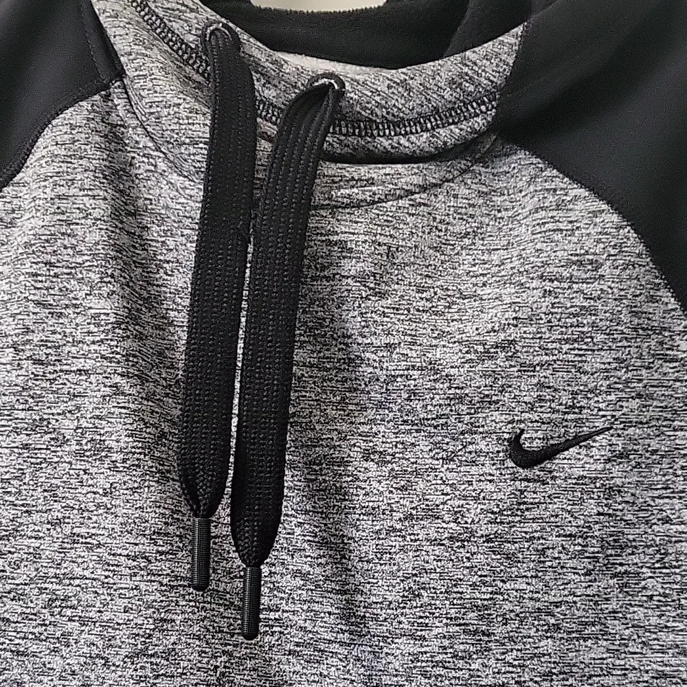 Nike Black and Gray Therma Fit Hoodie Womens Size Medium - Picture 7 of 11